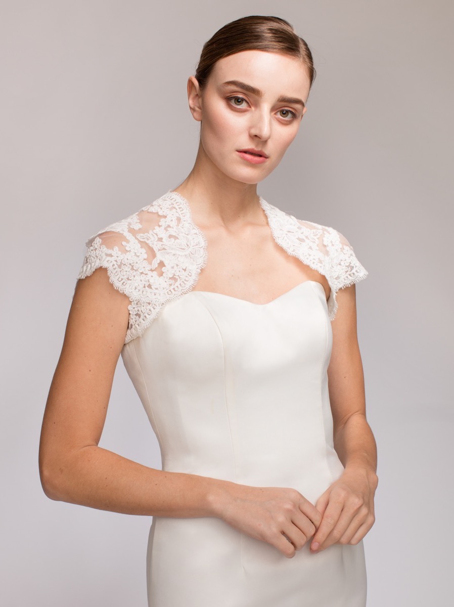 LM3079B | Cap Sleeves Bridal Lace Jacket | Online Store | Lusan Mandongus